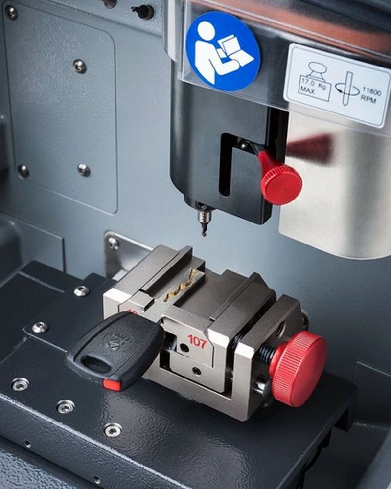 ILCO Futura Auto Key Cutting Machine for Automotive Keys (Laser and Edge - Cut) - CarandTruckRemotes