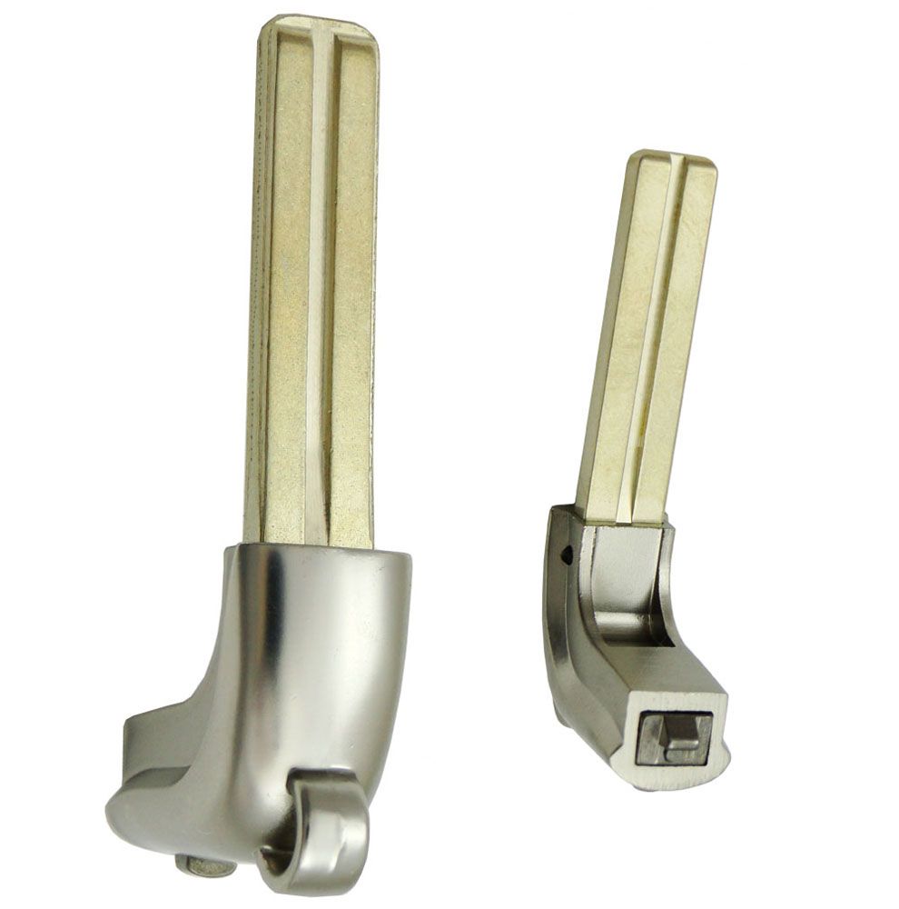 Lexus Emergency Insert Key Double-Sided 40K Series PN: 69515-30300  - Aftermarket